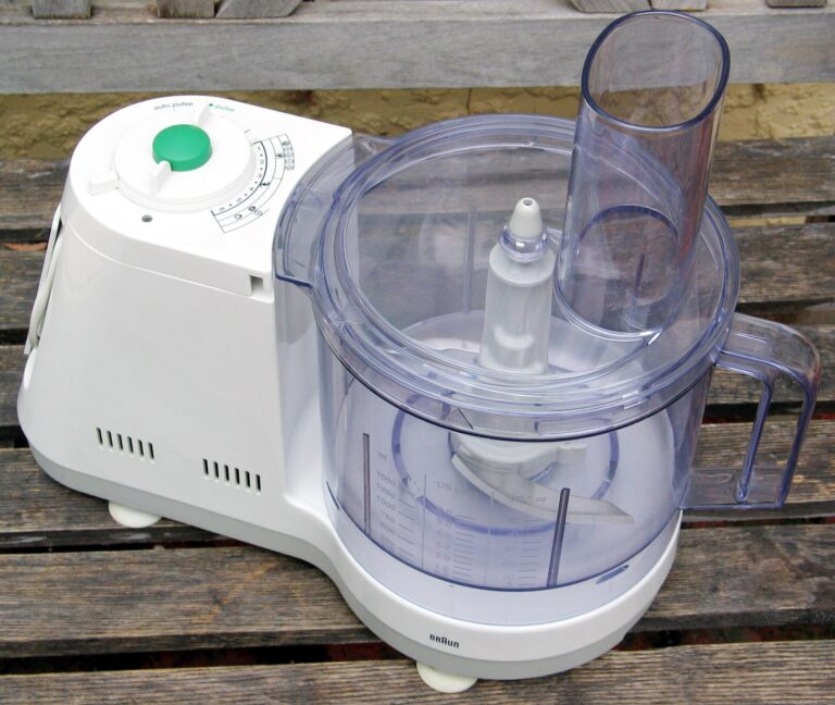 food processor kitchen counter