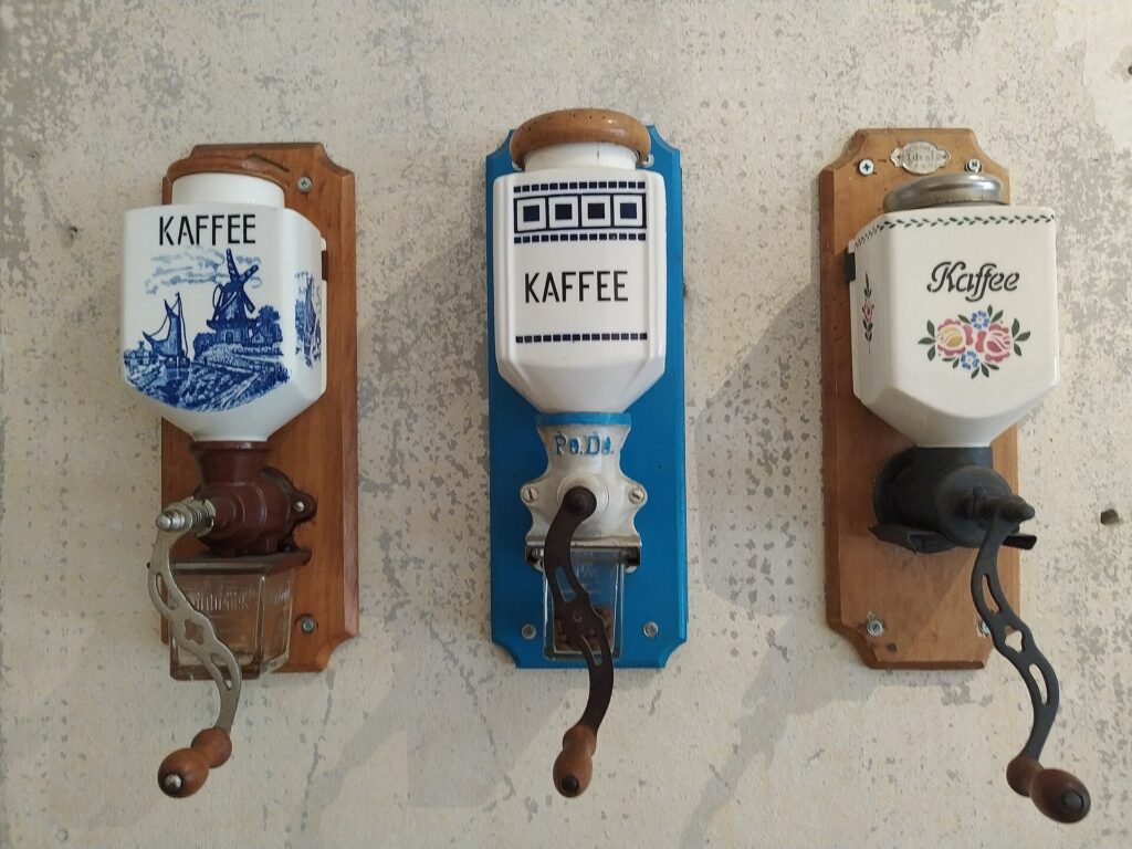 Burr grinder vs blade grinder for daily coffee daily-use context