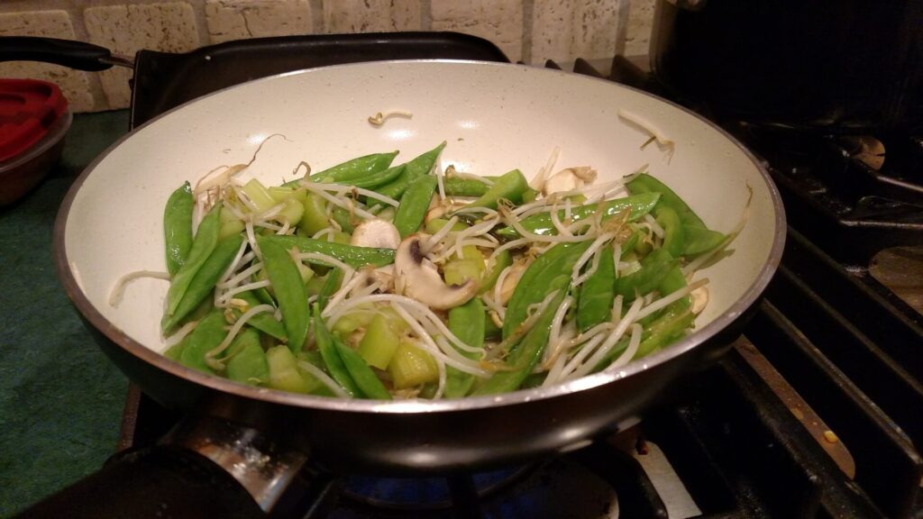 Ceramic vs nonstick pans: which is easier to live with? daily-use context