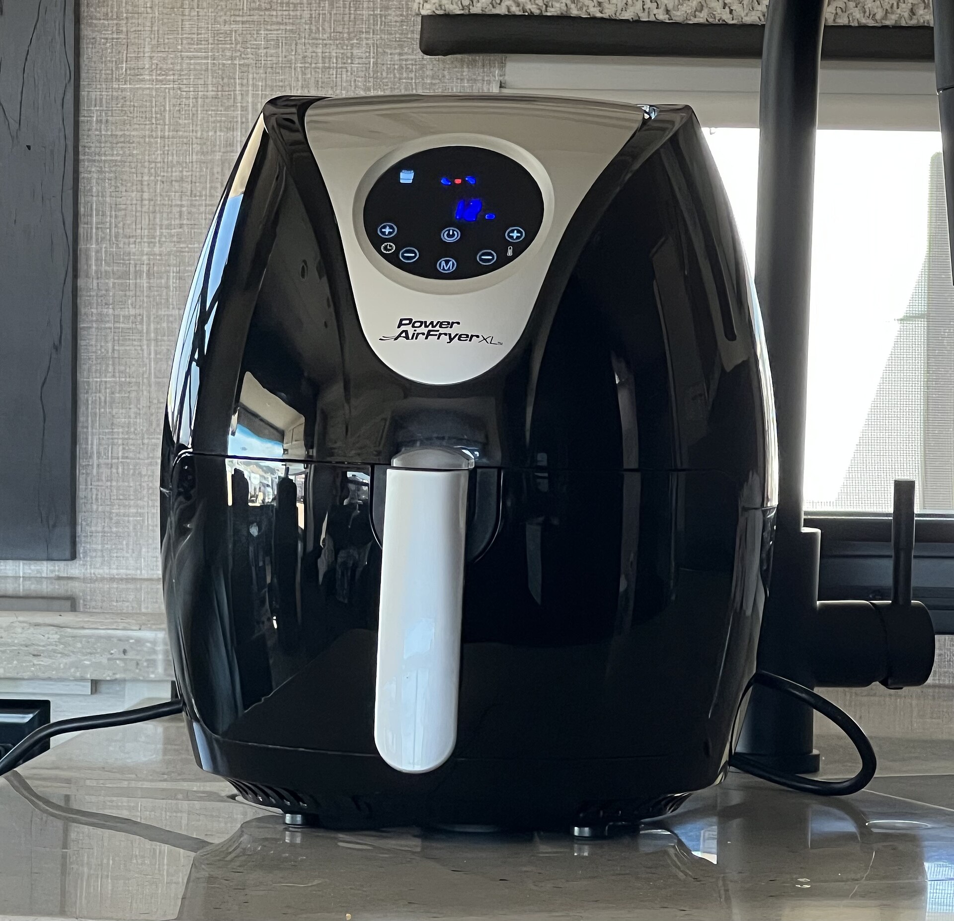 Power Air Fryer XL for how to clean air fryer baskets without damaging coatings