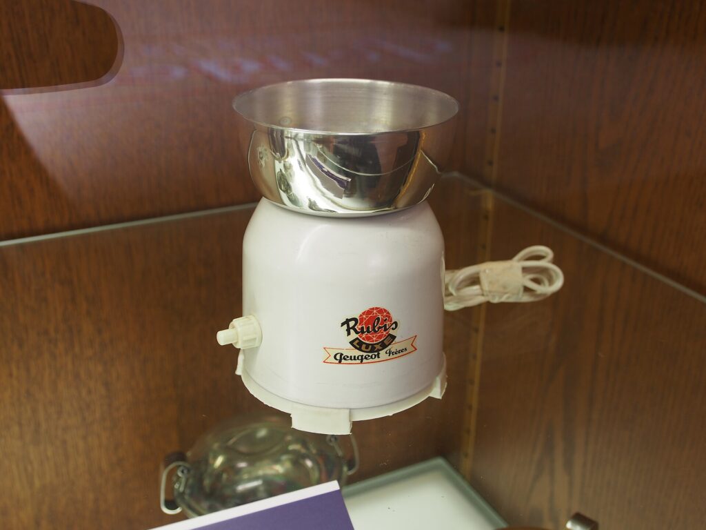 Coffee grinders that do not feel finicky to use daily-use context