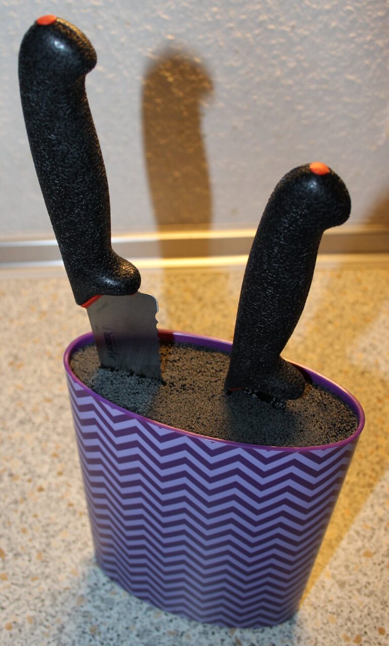 kitchen knife storage block magnetic strip