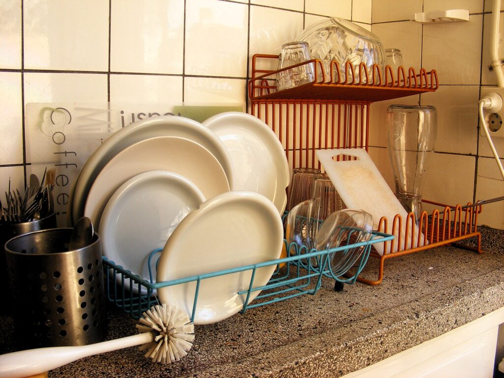 Sink caddy and dish drying rack buying guide daily-use context